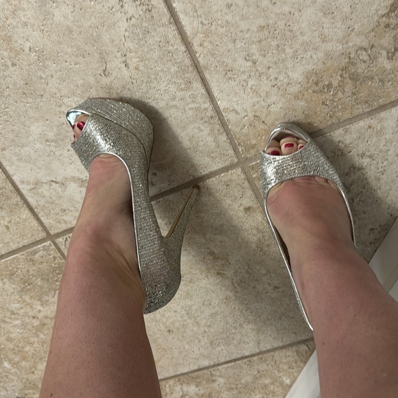 ALDO sparkly silver heels - Picture 5 of 6